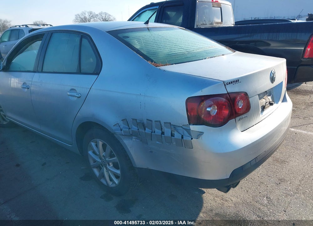2010 VOLKSWAGEN JETTA VIN: 3VWAZ7AJ3AM128450
