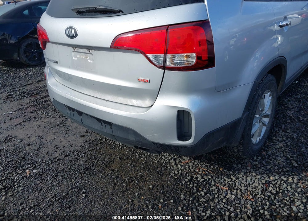 2014 KIA SORENTO LX VIN: 5XYKTCA64EG486222