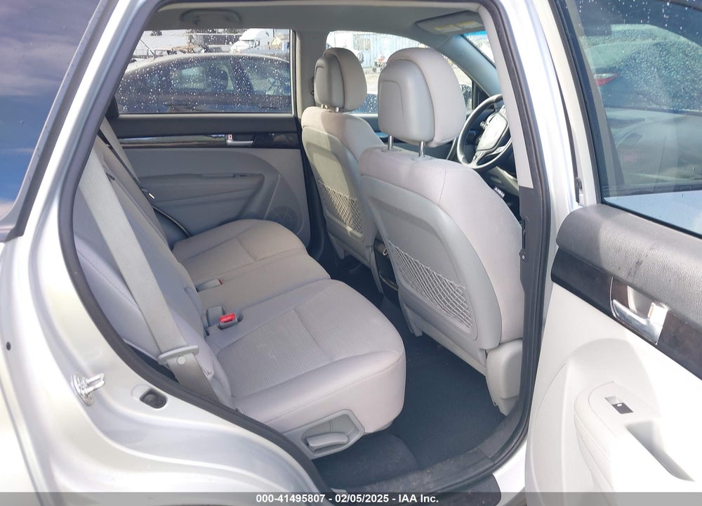 2014 KIA SORENTO LX VIN: 5XYKTCA64EG486222