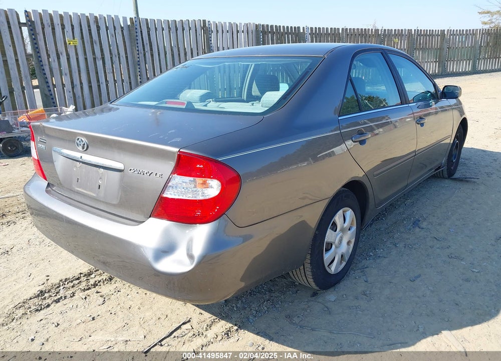 2002 TOYOTA CAMRY LE VIN: 4T1BE32K52U538601