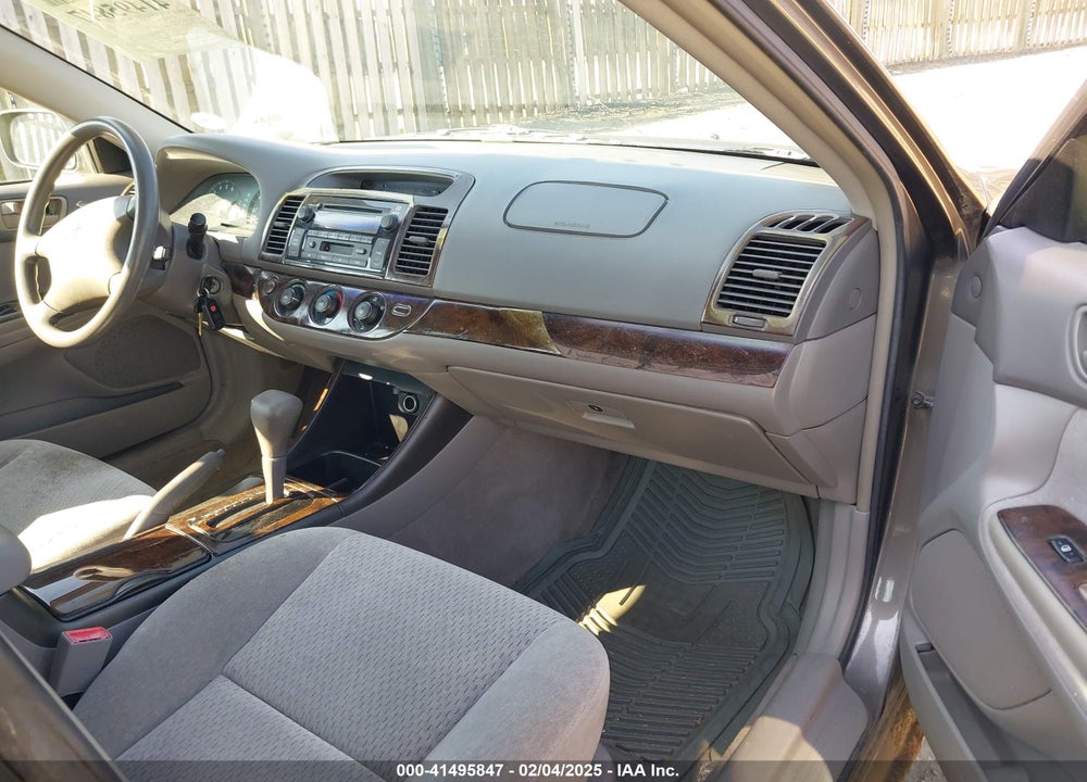 2002 TOYOTA CAMRY LE VIN: 4T1BE32K52U538601