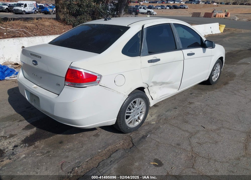 2011 FORD FOCUS SE VIN: 1FAHP3FN1BW152748