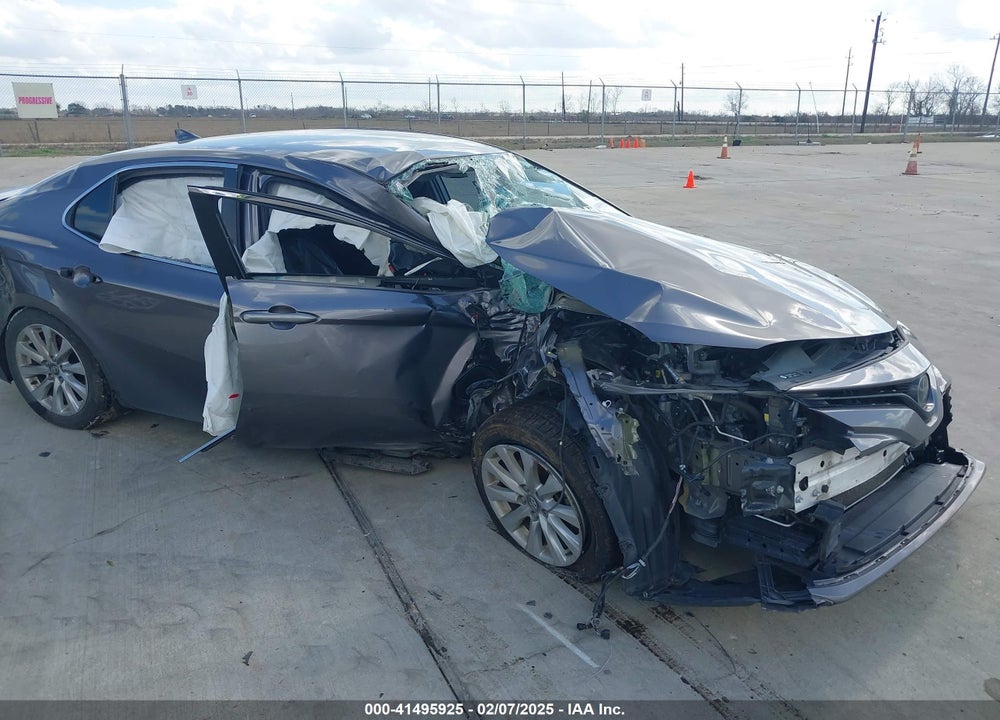2020 TOYOTA CAMRY LE VIN: 4T1C11AK5LU929500
