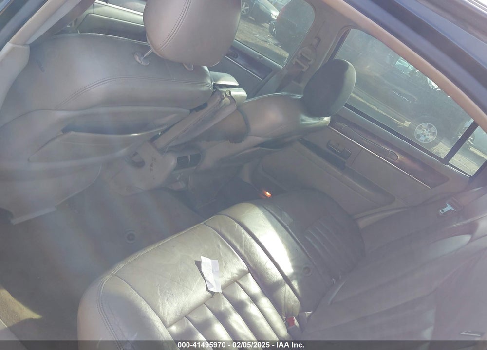 2003 LINCOLN TOWN CAR SIGNATURE VIN: 1LNHM82W43Y605714