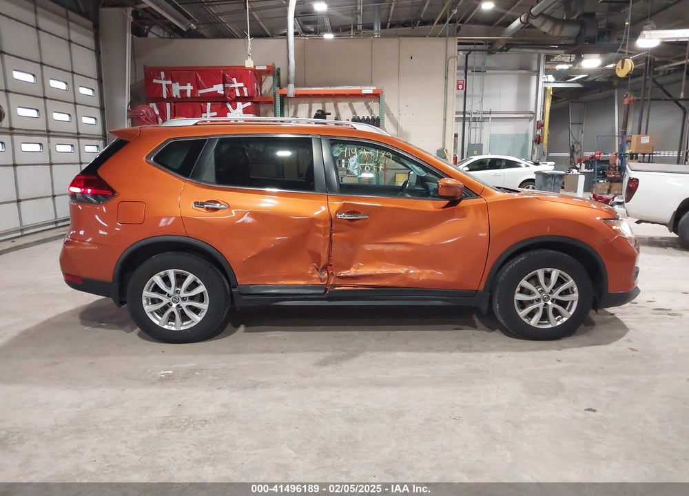 2017 NISSAN ROGUE SV VIN: JN8AT2MV1HW020025