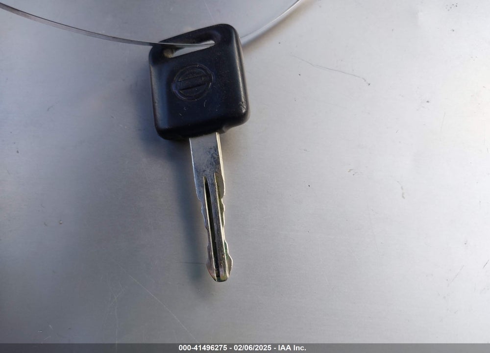 2002 NISSAN FRONTIER XE VIN: 1N6DD26S52C302036