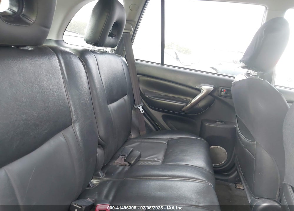2004 TOYOTA RAV4 VIN: JTEGD20V440033983