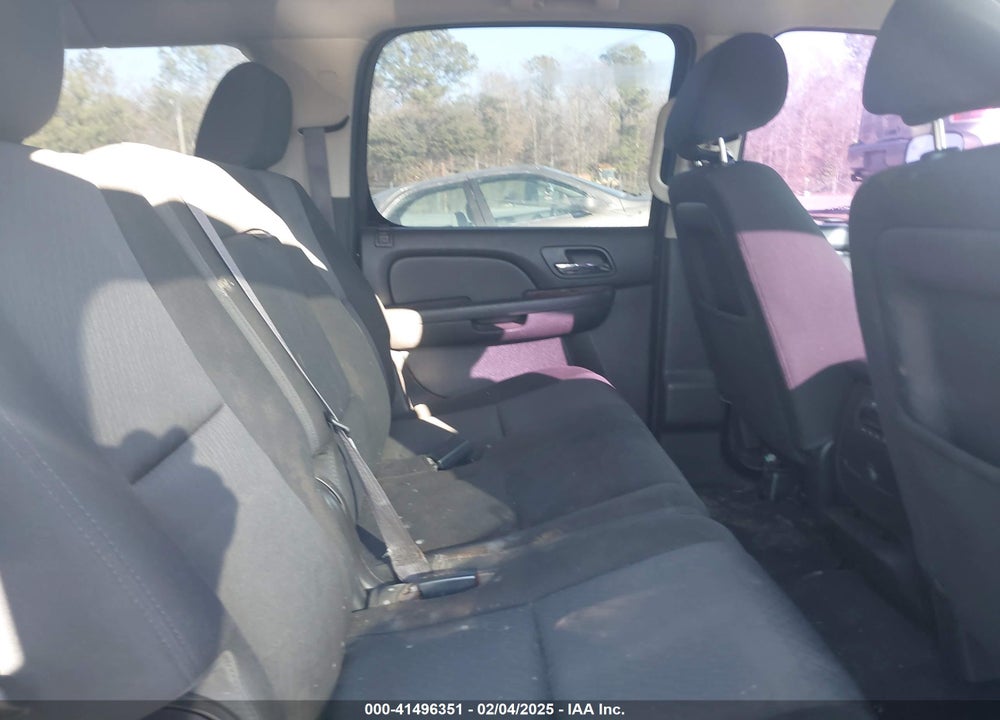 2014 CHEVROLET SUBURBAN 1500 LS VIN: 1GNSKHE71ER161605