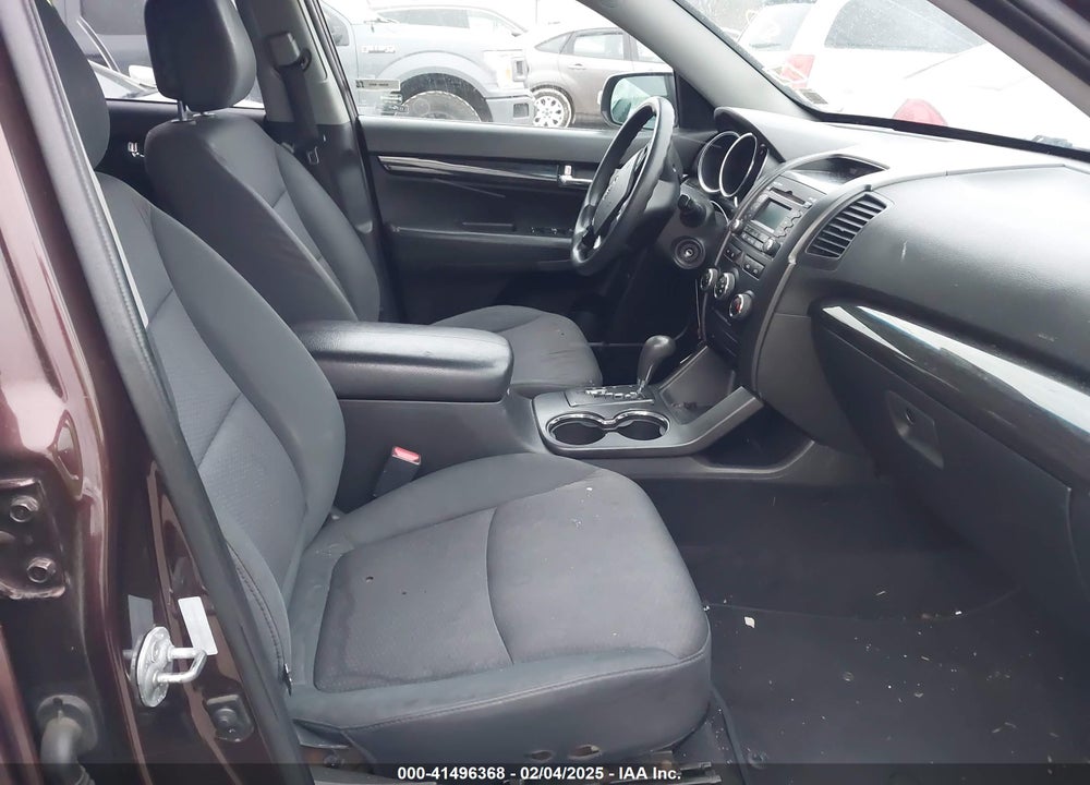 2013 KIA SORENTO VIN: 5XYKT3A14DG361983