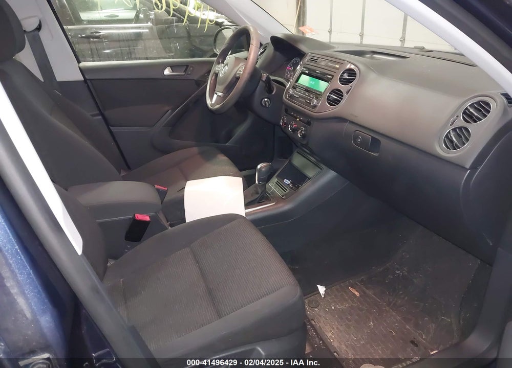 2014 VOLKSWAGEN TIGUAN VIN: WVGBV3AX0EW520531
