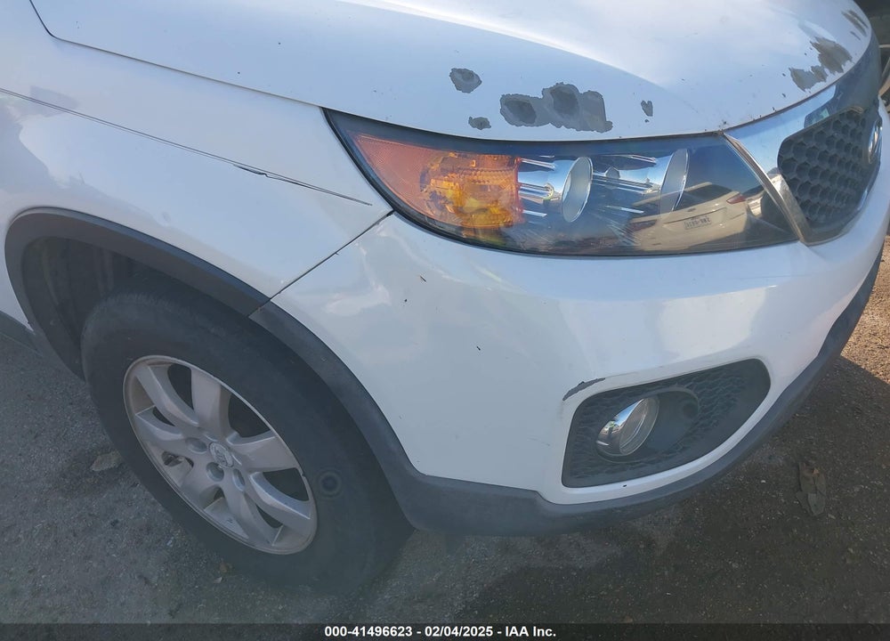 2011 KIA SORENTO VIN: 5XYKT4A1XBG133232