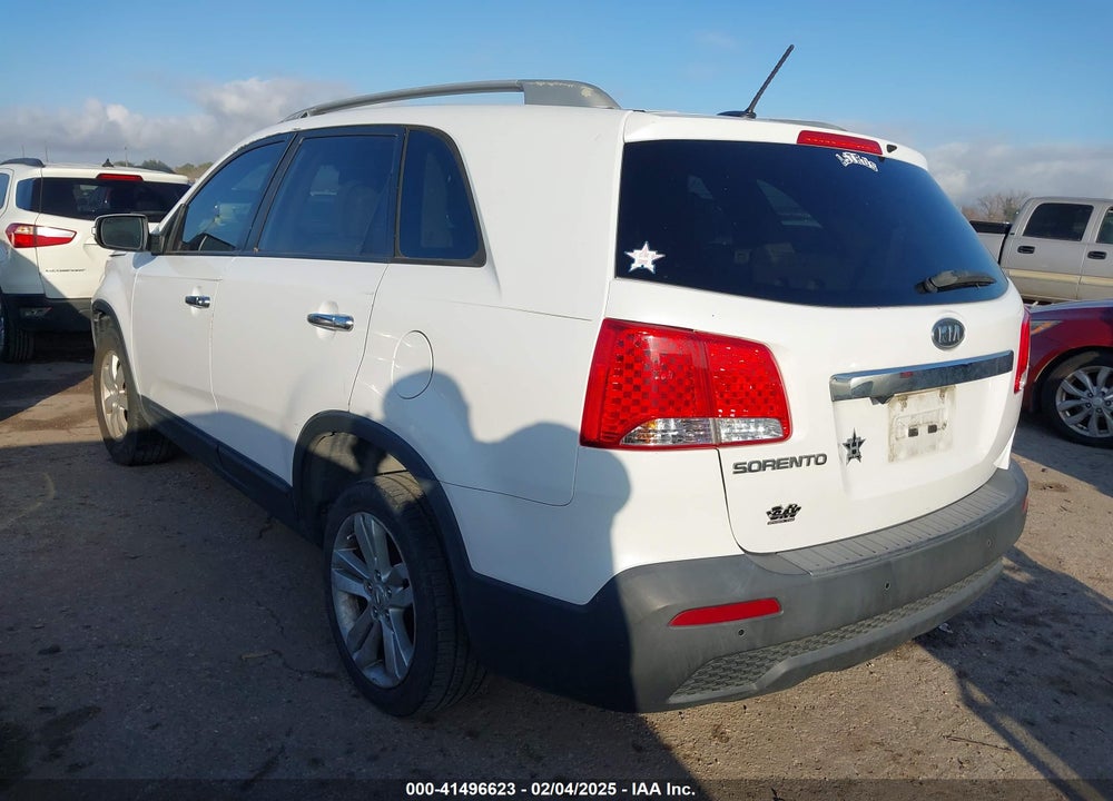 2011 KIA SORENTO VIN: 5XYKT4A1XBG133232