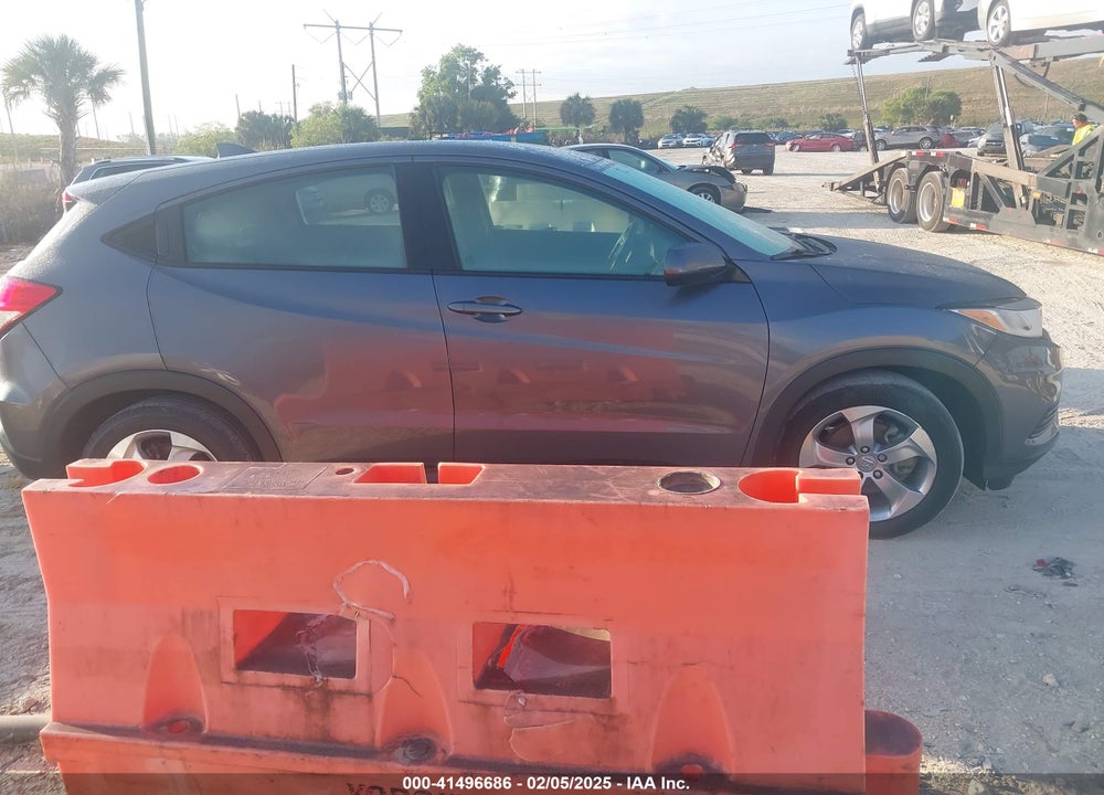 2022 HONDA HR-V 2WD LX VIN: 3CZRU5H33NM706885
