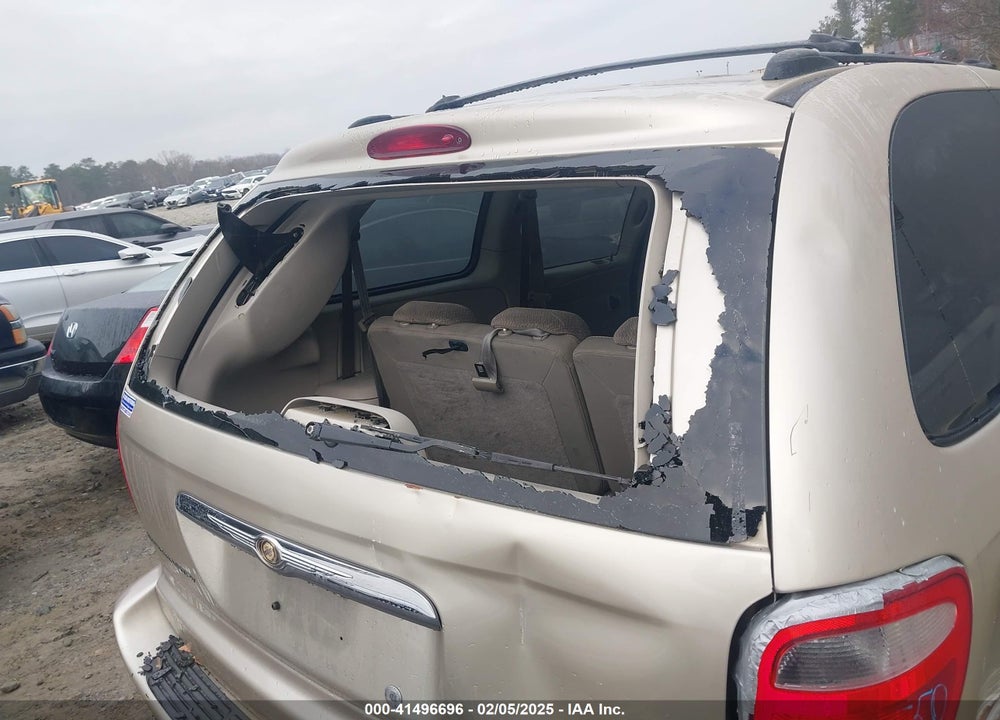 2005 CHRYSLER TOWN & COUNTRY TOURING VIN: 2C4GP54L05R456556