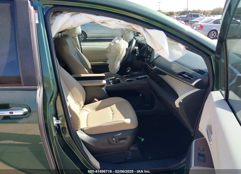 2021 TOYOTA SIENNA XLE VIN: 5TDYRKEC9MS062975