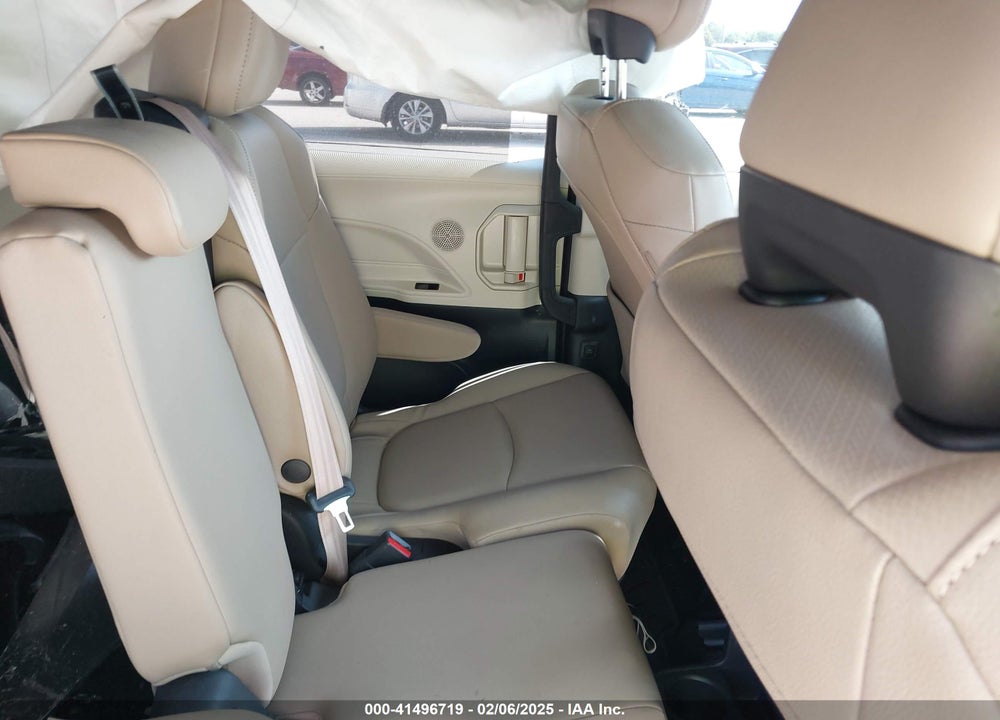 2021 TOYOTA SIENNA XLE VIN: 5TDYRKEC9MS062975
