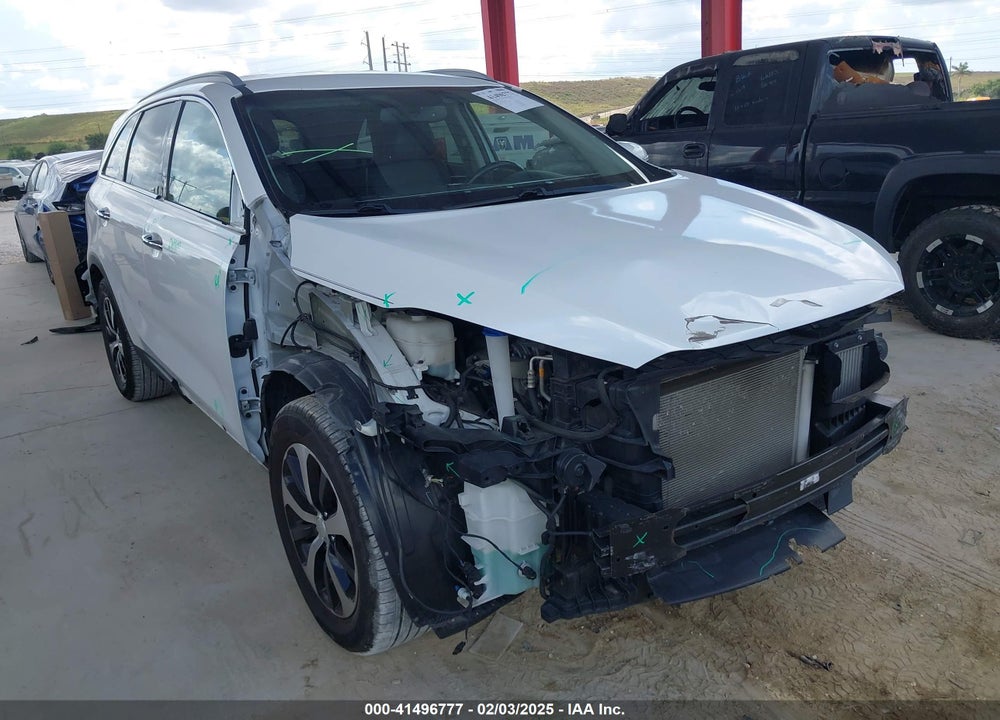 2016 KIA SORENTO 2.0T EX VIN: 5XYPH4A14GG007530