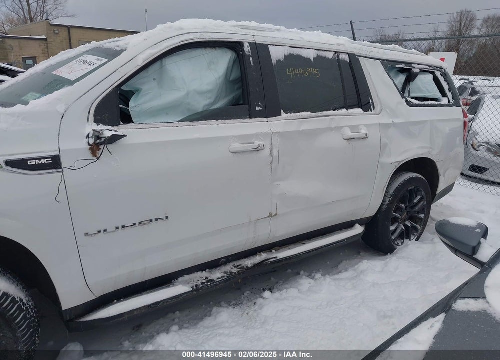 2022 GMC YUKON XL 4WD SLE VIN: 1GKS2FKD9NR200548
