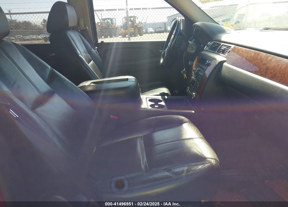 2007 CHEVROLET TAHOE LT VIN: 1GNFK13047J113970