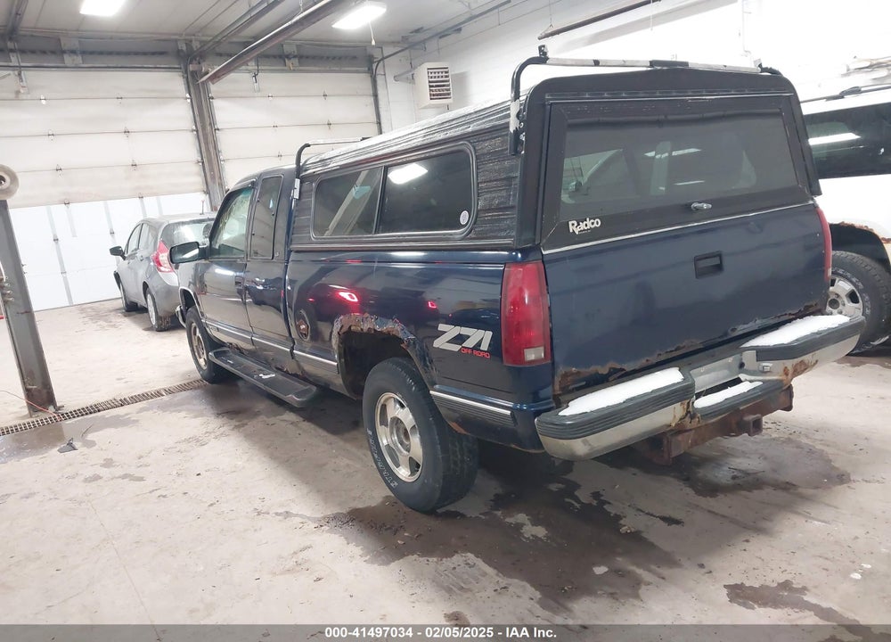 1999 CHEVROLET K1500 LS VIN: 1GCEK19R5XR144561