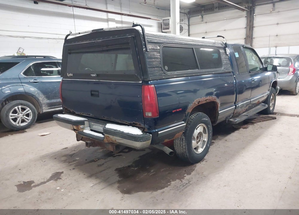 1999 CHEVROLET K1500 LS VIN: 1GCEK19R5XR144561