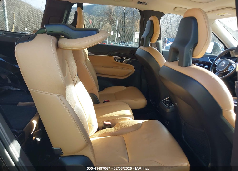 2016 VOLVO XC90 T6 MOMENTUM VIN: YV4A22PKXG1056305