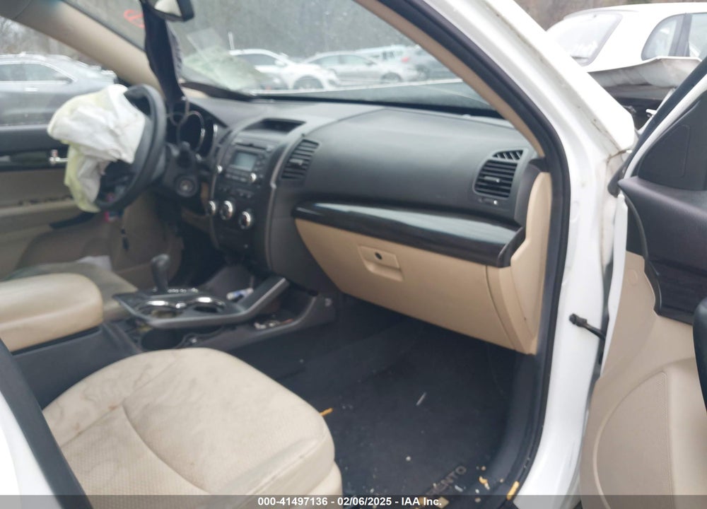 2012 KIA SORENTO LX VIN: 5XYKT3A65CG229339