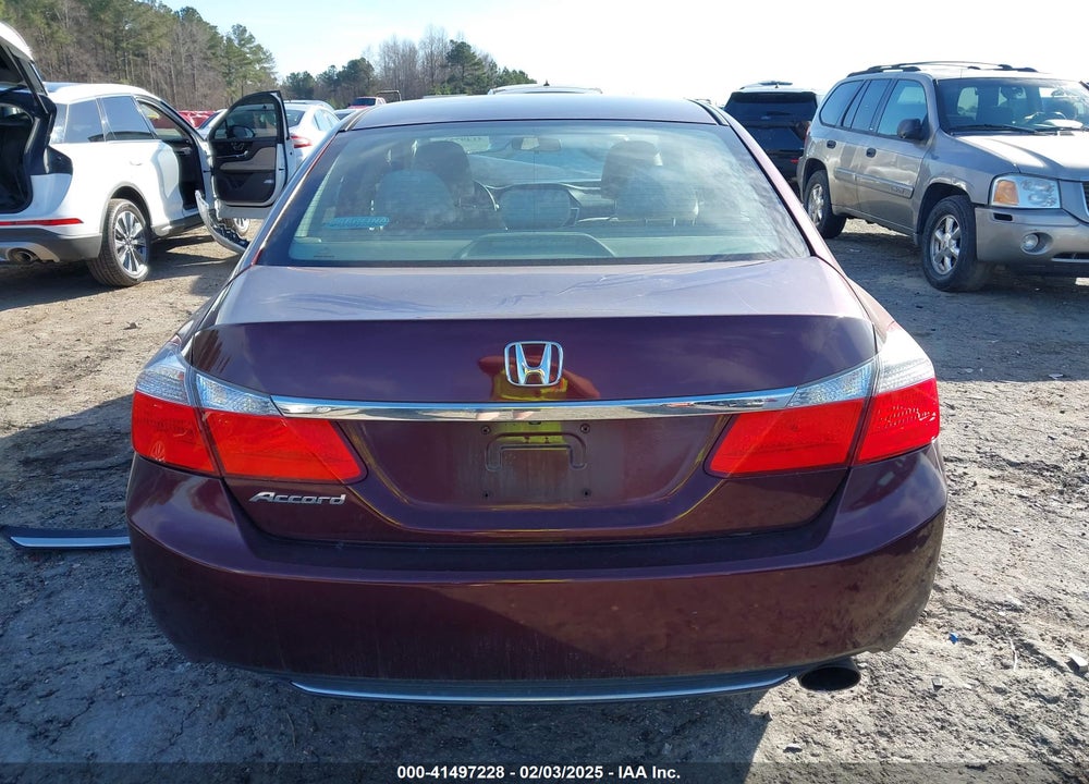 2015 HONDA ACCORD VIN: 1HGCR2F70FA103572