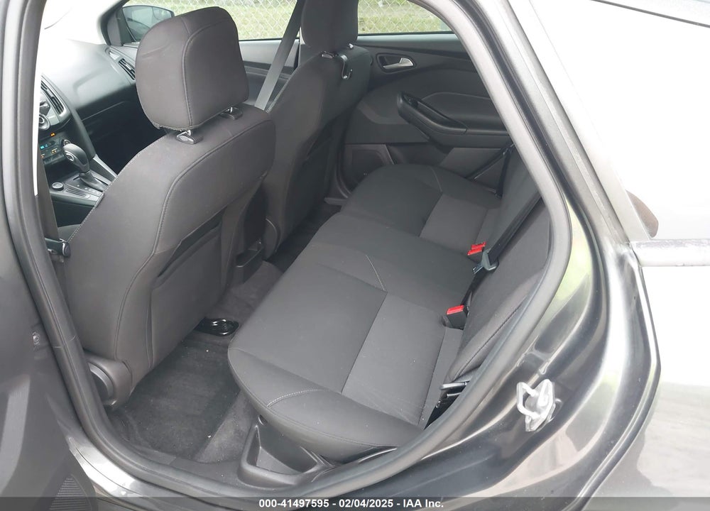 2017 FORD FOCUS SEL VIN: 1FADP3M24HL307570