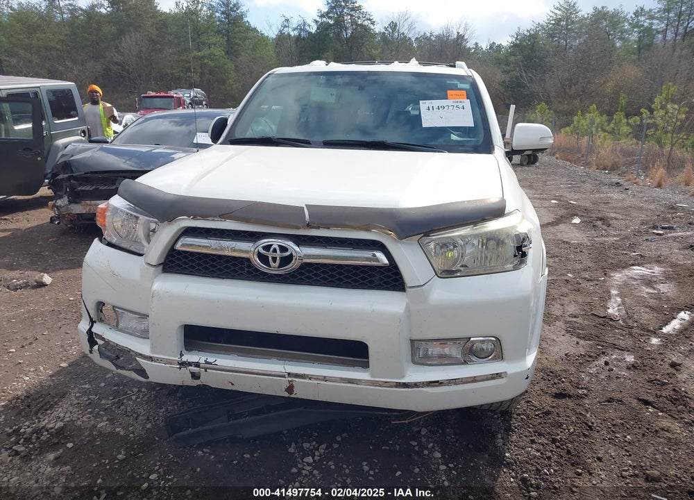 2011 TOYOTA 4RUNNER SR5 V6 VIN: JTEZU5JR5B5022745