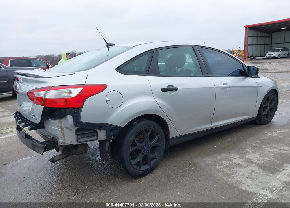 2014 FORD FOCUS SE VIN: 1FADP3F2XEL330912