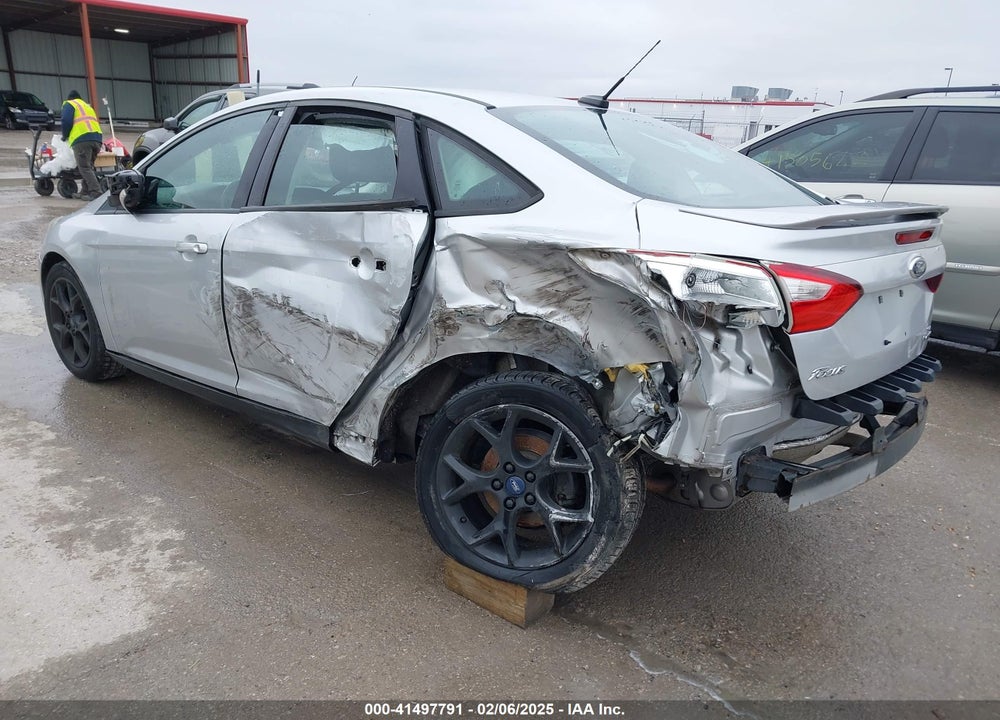 2014 FORD FOCUS SE VIN: 1FADP3F2XEL330912