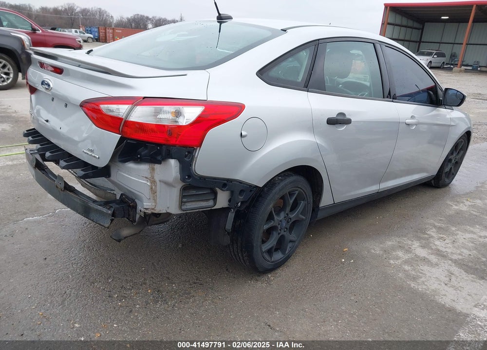 2014 FORD FOCUS SE VIN: 1FADP3F2XEL330912