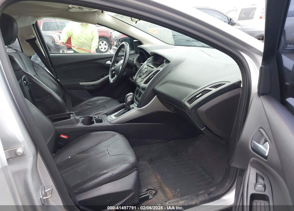 2014 FORD FOCUS SE VIN: 1FADP3F2XEL330912