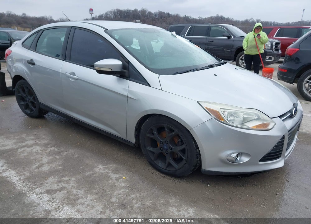2014 FORD FOCUS SE VIN: 1FADP3F2XEL330912
