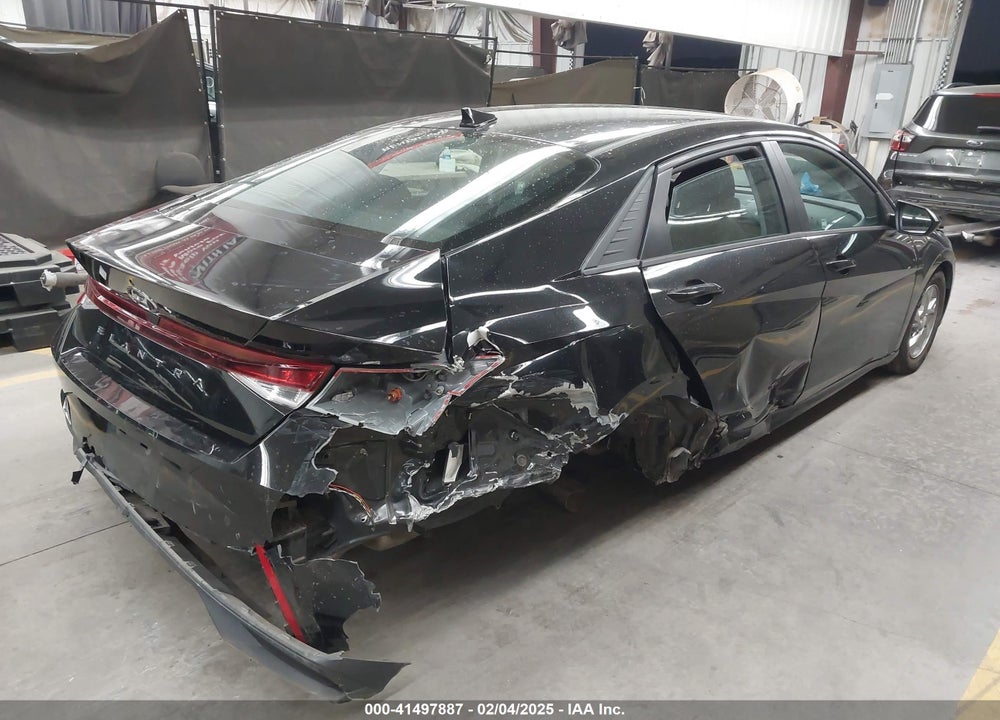 2021 HYUNDAI ELANTRA VIN: 5NPLL4AG8MH049429