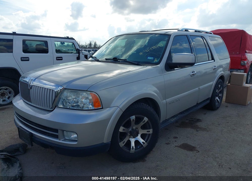2005 LINCOLN NAVIGATOR VIN: 5LMFU275X5LJ13111