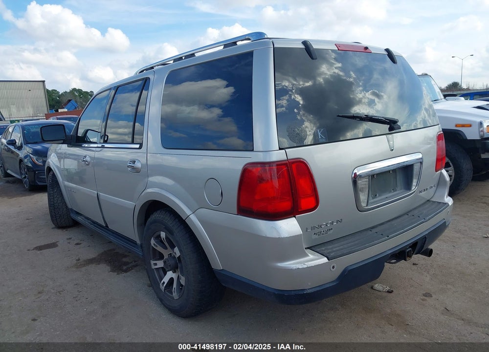 2005 LINCOLN NAVIGATOR VIN: 5LMFU275X5LJ13111