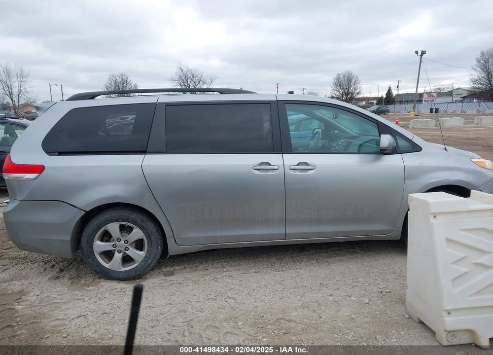 2011 TOYOTA SIENNA LE V6 VIN: 5TDKK3DC0BS003697