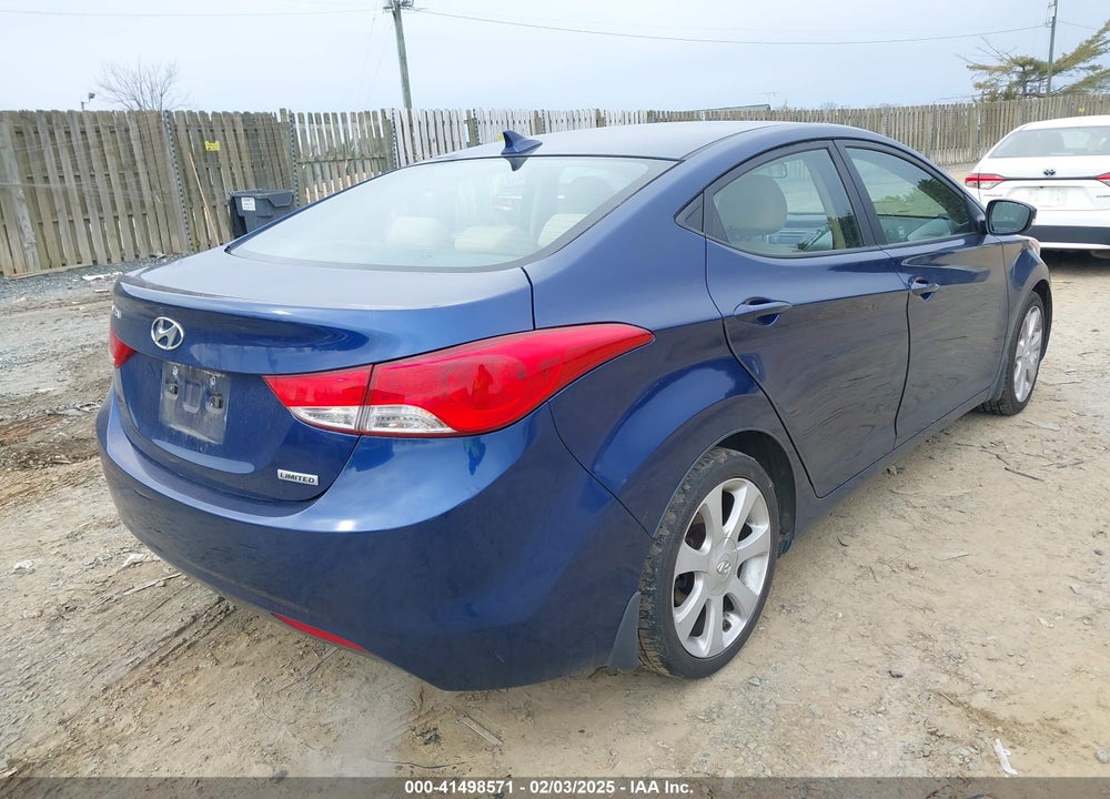 2013 HYUNDAI ELANTRA VIN: KMHDH4AE8DU782537