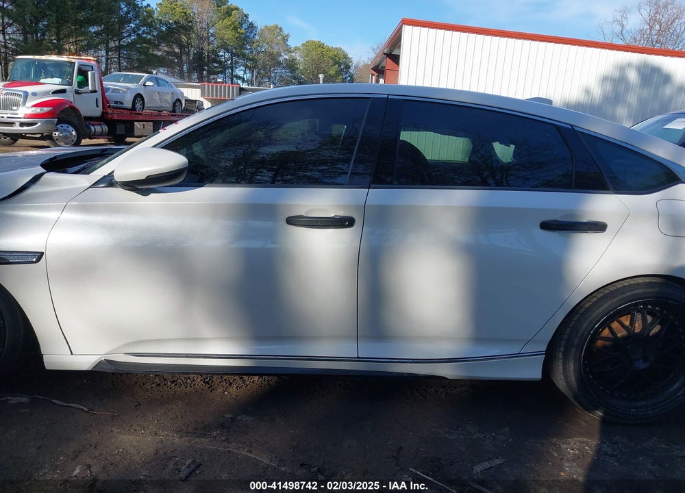 2018 HONDA ACCORD TOURING 2.0T VIN: 1HGCV2F91JA028192