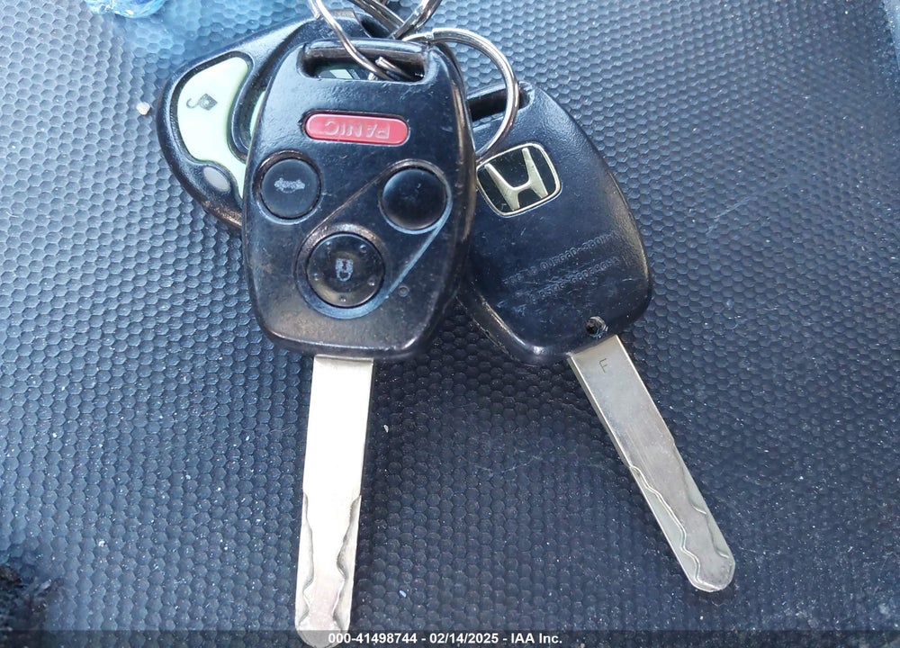 2005 HONDA CR-V LX VIN: JHLRD78595C058685