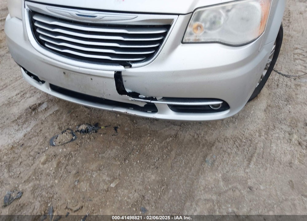 2011 CHRYSLER TOWN & COUNTRY TOURING-L VIN: 2A4RR8DG6BR746782