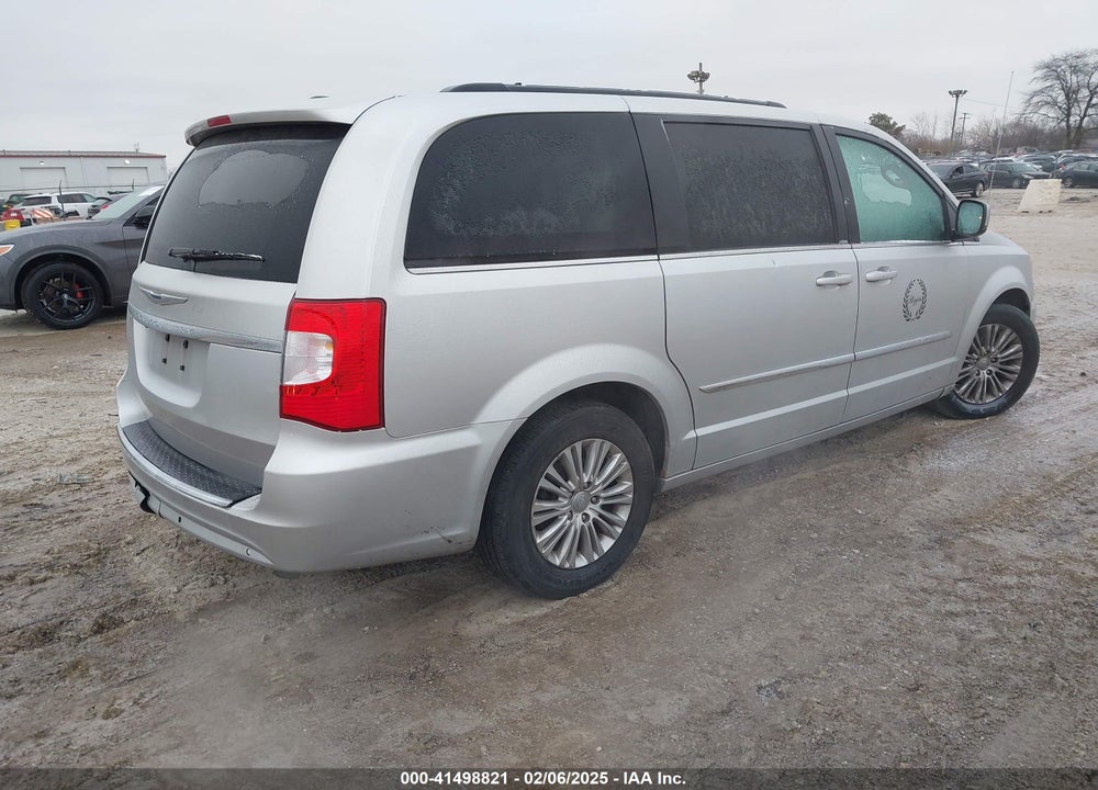2011 CHRYSLER TOWN & COUNTRY TOURING-L VIN: 2A4RR8DG6BR746782