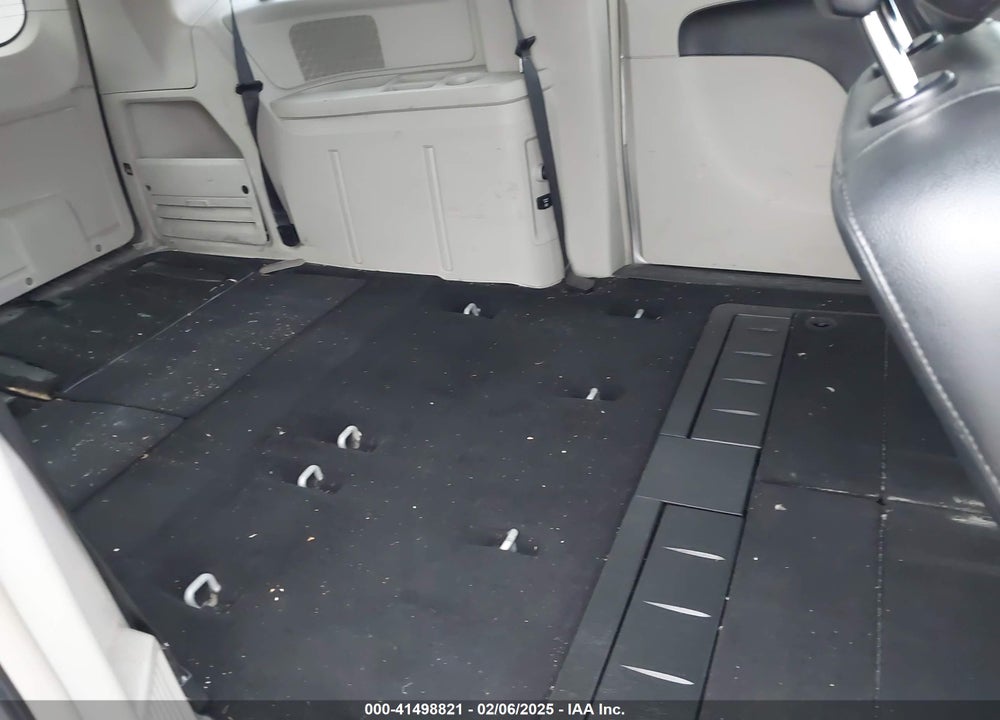 2011 CHRYSLER TOWN & COUNTRY TOURING-L VIN: 2A4RR8DG6BR746782