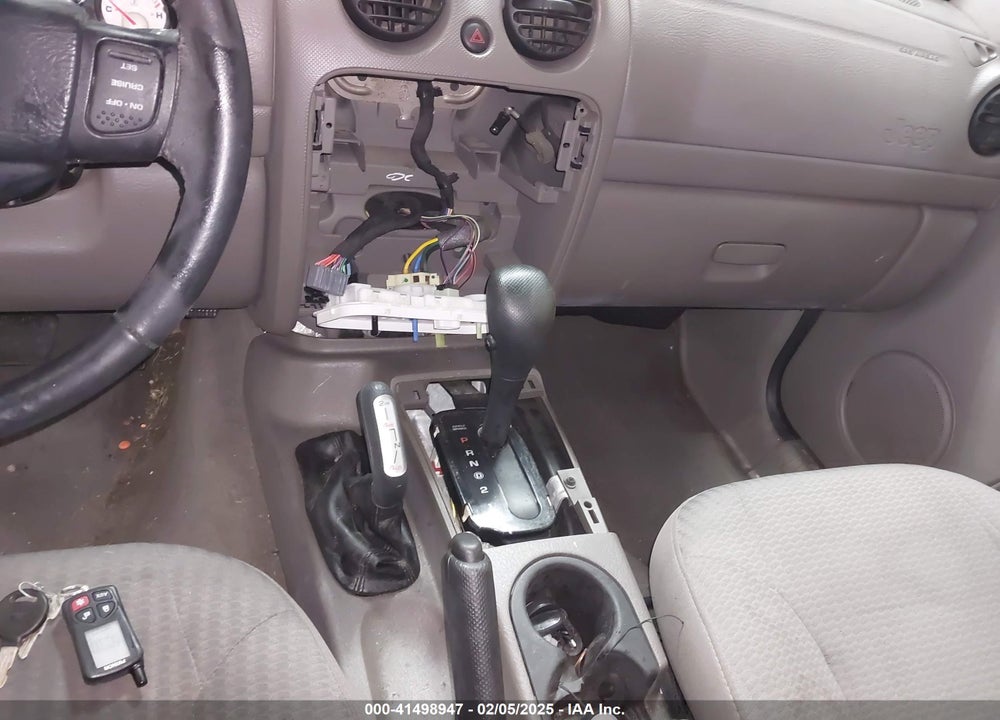 2003 JEEP LIBERTY SPORT VIN: 1J4GL48KX3W561126
