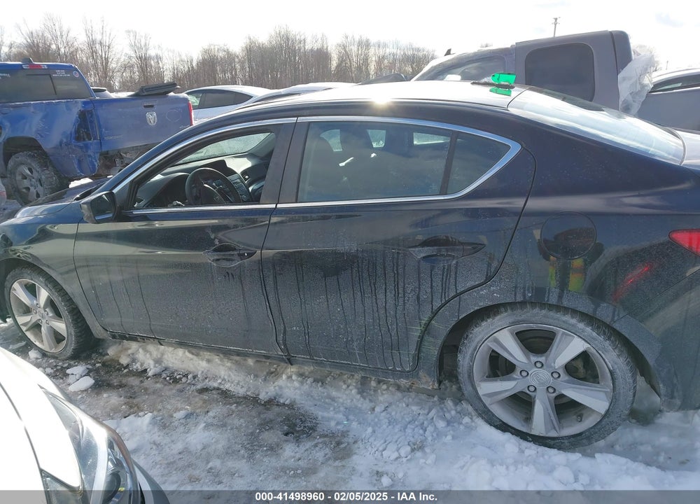 2013 ACURA ILX VIN: 19VDE2E51DE000596