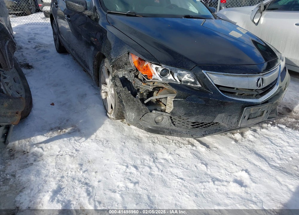 2013 ACURA ILX VIN: 19VDE2E51DE000596