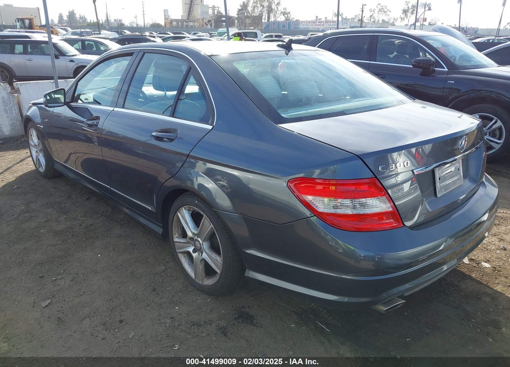 2011 MERCEDES-BENZ C 300 VIN: WDDGF5EB1BR175107