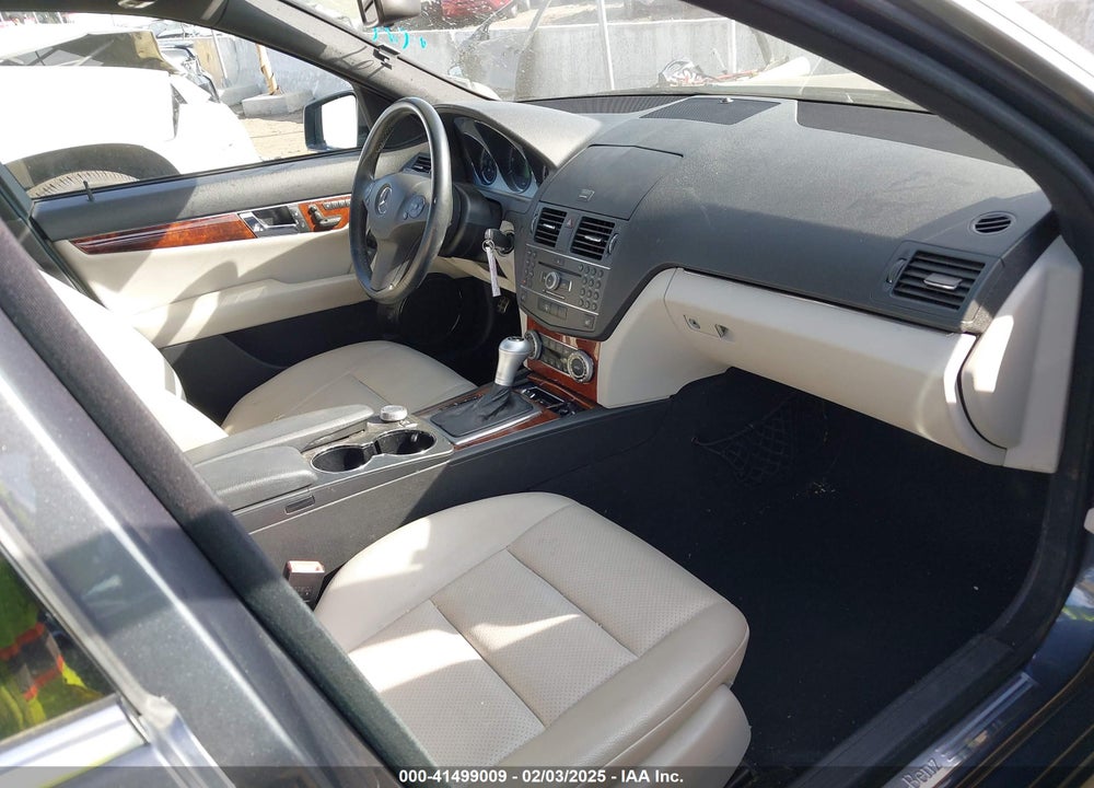 2011 MERCEDES-BENZ C 300 VIN: WDDGF5EB1BR175107